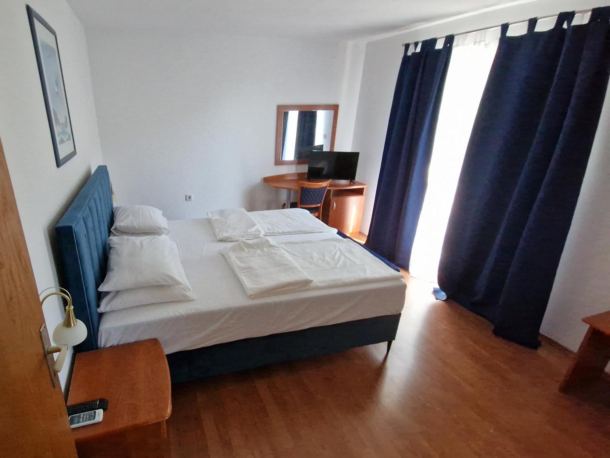 Pansion Marco Polo Hotel Petrcane Bagian luar foto